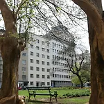 מלון Urban Boutique Center 4*