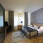 Urban Boutique Center Отель Любляна