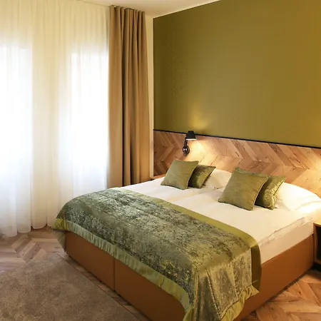 Urban Boutique Center Hotel