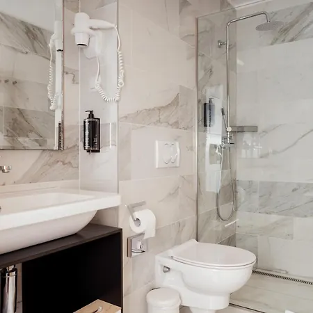 Urban Boutique Center Hotel 4*