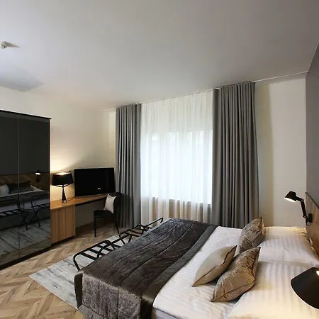 Urban Boutique Center Hotel 4*