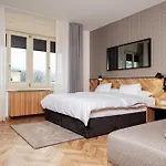 فندق Urban Boutique Center 4*