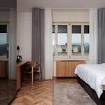 فندق Urban Boutique Center 4*