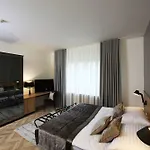 Urban Boutique Center Hotel 4*