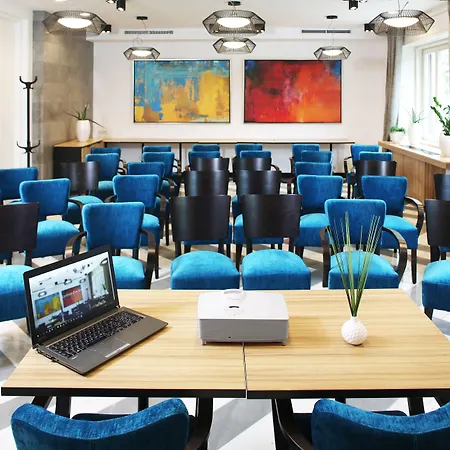 Urban Boutique Center Hotel 4*