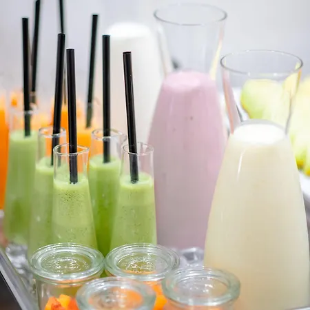 מלון Urban Boutique Center 4*