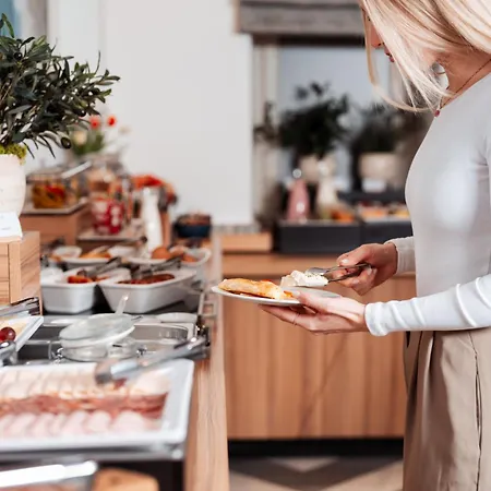 فندق Urban Boutique Center 4*