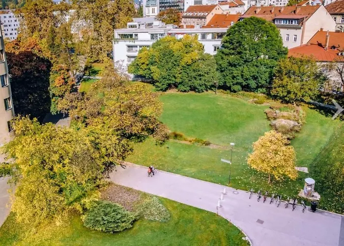 Urban Boutique Center 酒店 4*