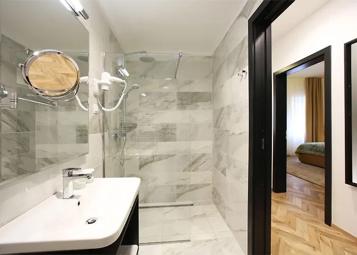 فندق Urban Boutique Center 4*