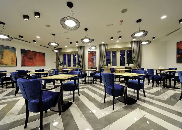 فندق Urban Boutique Center 4*