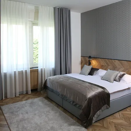 Urban Boutique Center Hotel